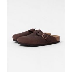 Klapki unisex Birkenstock Boston BS S. Czarne klapki damskie Birkenstock, z aplikacjami, z jeansu, bez obcasa, bez zapięcia. Za 809.99 zł.