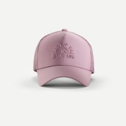 Czapka trekkingowa z daszkiem Travel 500 Trucker. Zielone czapki z daszkiem damskie FORCLAZ, bez wzorów, z elastanu. Za 59.99 zł.