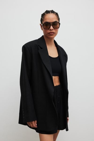 Marynarka z lnem oversize w kolorze BLACK - HARLEY. Czarne marynarki i żakiety damskie Marsala, l, bez wzorów, z bawełny, eleganckie. Za 459.90 zł.