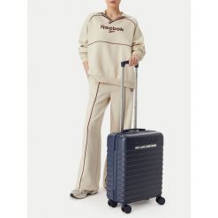 Walizka kabinowa Reebok. Niebieskie walizki Reebok, bez wzorów. Za 279.99 zł.