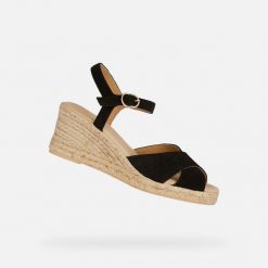 Sandały GEOX D GELSA LOW Czarny. Czarne sandały damskie Geox, bez wzorów, ze skóry, bez obcasa, bez zapięcia. Za 399.99 zł.