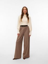 Vero Moda Sweter w kolorze kremowym rozmiar: S. Brązowe swetry klasyczne damskie Vero Moda, s, prążkowane, bez kołnierzyka. Za 129.95 zł.