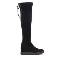 Kozaki Clara Barson. Czarne kozaki damskie Clara Barson, bez obcasa, na płaskiej podeszwie, bez zapięcia. Za 199.99 zł.