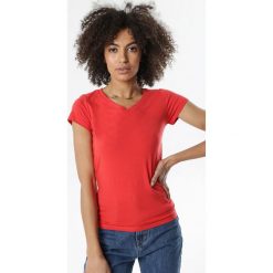 Czerwony T-shirt Nysalphia. Czerwone t-shirty damskie Born2be, l, bez wzorów, z bawełny, bez kołnierzyka. Za 29.99 zł.