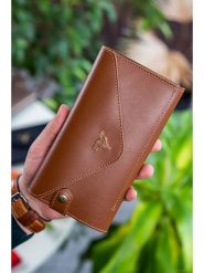 MORI Portfel w kolorze jasnobrązowym - 20 x 10 x 3 cm rozmiar: onesize. Brązowe portfele damskie MORI, bez wzorów, z materiału. Za 56.99 zł.