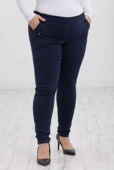 Klasyczne granatowe spodnie Nita ze zwężoną nogawką PLUS SIZE XXL. Spodnie materiałowe damskie Nasi partnerzy, bez wzorów, z elastanu, krótkie. Za 159.90 zł.