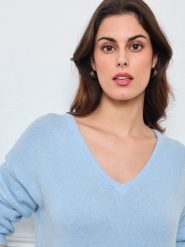 CXL by Christian Lacroix Sweter w kolorze błękitnym rozmiar: onesize. Niebieskie swetry klasyczne damskie CXL by Christian Lacroix, bez kołnierzyka. Za 157.35 zł.