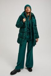 Pikowana kurtka z kapturem szmaragdowa. Zielone kurtki damskie MOODO, xxl, bez wzorów, z poliesteru, z kapturem. W wyprzedaży za 111.99 zł.