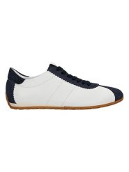 Wojas Skórzane sneakersy w kolorze biało-granatowym rozmiar: 40. Białe obuwie sportowe damskie Wojas, bez zapięcia. Za 310.38 zł.