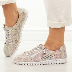 Wielokolorowe ażurowe skórzane półbuty damskie Cambell 07351. Półbuty damskie Cambell, na jesień, w ażurowe wzory, z jeansu, z okrągłym noskiem, bez obcasa, bez zapięcia. Za 229.00 zł.