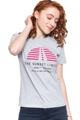LEE T SHIRT SUNSET TEE GREY MELE L42XEPMP 112109512. Szare t-shirty damskie Lee, l, bez wzorów, bez kołnierzyka. W wyprzedaży za 39.99 zł.
