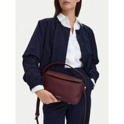 Torebka GINO ROSSI. Czerwone torebki klasyczne damskie Gino Rossi, bez dodatków. Za 249.99 zł.
