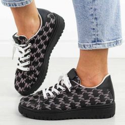 Czarne sportowe buty damskie McBraun 23362. Czarne obuwie sportowe casual damskie McBraun, z tkaniny, na fitness i siłownię. Za 99.00 zł.