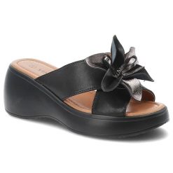 Klapki damskie Vinceza, cholewka ze skóry naturalnej wsuwany fason z ozdobną kokardą, czarne, 41511. Czarne klapki damskie VINCEZA, bez wzorów, ze skóry, bez obcasa, na koturnie, bez zapięcia. Za 159.00 zł.