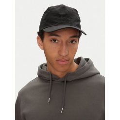 Czapka z daszkiem C.P. Company. Czarne czapki z daszkiem damskie C.P. Company, bez wzorów. Za 399.99 zł.