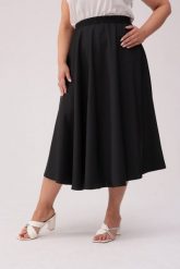 Czarna spódnica Aurora - satynowy blask PLUS SIZE XXL. Czarne spódnice damskie Moda Size Plus Iwanek, na co dzień, plus size, bez wzorów, z satyny, eleganckie, mini. Za 229.90 zł.