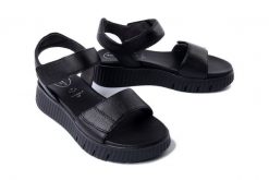 TAMARIS COMFORT 8-88720-24 272 black, sandały damskie. Czarne sandały damskie Tamaris, bez wzorów, bez obcasa, bez zapięcia. Za 263.92 zł.