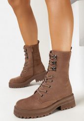 Brązowe Botki Workery z Imitacji Zamszu Iothy. Brązowe botki damskie Born2be, klasyczne, bez obcasa, na płaskiej podeszwie, bez zapięcia. Za 169.99 zł.
