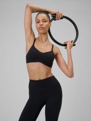 4F Biustonosz do jogi z niskim wsparciem damski - czarny S. Czarne biustonosze sportowe damskie 4F, bez wzorów. Za 129.99 zł.