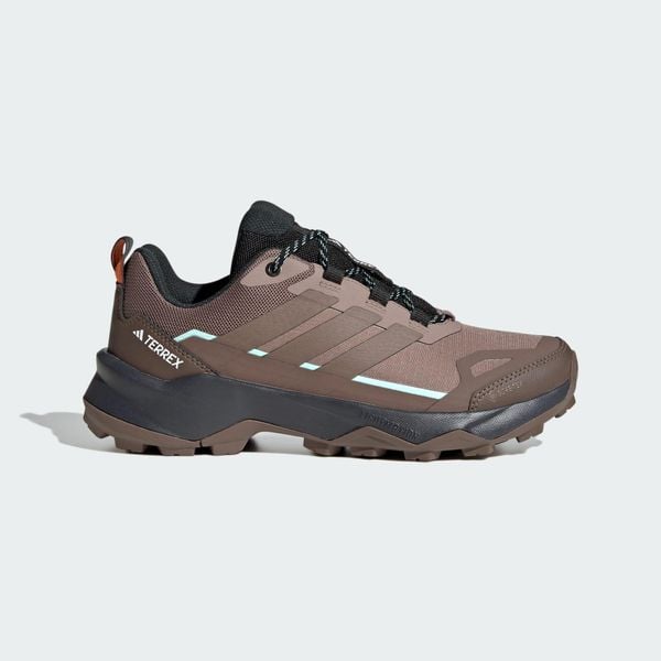 Buty Terrex Skychaser AX5 GORE-TEX Hiking. Brązowe obuwie trekkingowe damskie Adidas, z gore-texu, bez zapięcia. Za 529.00 zł.