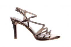 Sandały Bayla-187 587-531 Rose 22 187047, Róż, Skóra ekologiczna - 38. Czerwone sandały damskie Bayla, bez wzorów, z lakierowanej skóry, bez obcasa, bez zapięcia. W wyprzedaży za 179.10 zł.