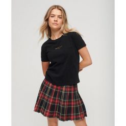 Luksusowa, dopasowana krótka koszulka sportowa z logo. Czarne koszulki sportowe damskie Superdry, bez wzorów, bez ramiączek. W wyprzedaży za 110.25 zł.