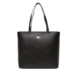 Torebka Tommy Jeans. Czarne torebki klasyczne damskie Tommy Jeans, z jeansu, bez dodatków. Za 289.99 zł.