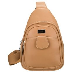 Sportowa beżowa saszetka damska na ramię nerka crossbody ze skóry ekologicznej Peterson. Brązowe nerki i saszetki damskie Peterson, bez wzorów, ze skóry ekologicznej. Za 94.99 zł.