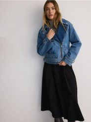Kurtka jeansowa z paskiem - niebieski. Niebieskie kurtki damskie Reserved, l, bez wzorów, z bawełny, bez kaptura. W wyprzedaży za 119.99 zł.