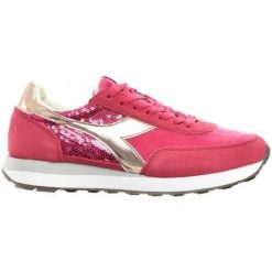 Buty do chodzenia damskie Diadora Koala Xmas. Czerwone obuwie sportowe damskie Diadora, z gumy, bez zapięcia, trekkingowe. Za 221.00 zł.