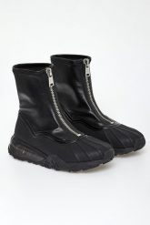 Sneakersy damskie wysoką cholewką DKNY. Obuwie sportowe damskie DKNY, przed kolano, bez zapięcia. Za 899.00 zł.