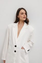 Marynarka z lnem oversize w kolorze WHITE CREAM- HARLEY-S/M. Białe marynarki i żakiety damskie Marsala, m, bez wzorów, z bawełny, eleganckie. Za 319.90 zł.
