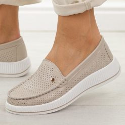 Beżowe ażurowe skórzane mokasyny damskie S.Barski 5980. Brązowe mokasyny damskie S.BARSKI, na jesień, z jeansu, bez obcasa. Za 219.00 zł.