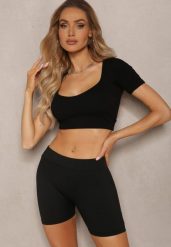 Czarne Szorty Kolarki High Waist Dezarina. Czarne szorty damskie Renee, bez wzorów, z podwyższonym stanem. Za 14.99 zł.