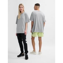 Koszulka Hummel Loose Bee. Szare koszulki damskie Hummel, bez wzorów, bez kołnierzyka, bez ramiączek. Za 121.50 zł.