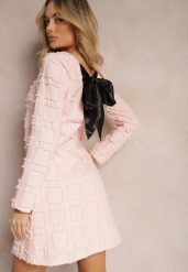 Różowa Elegancka Sukienka z Kokardą i Ozdobnymi Kwadratami Sadunna. Czerwone sukienki damskie Renee, bez wzorów, biznesowe, bez ramiączek. W wyprzedaży za 76.99 zł.
