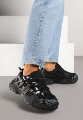 Czarne Sneakersy Ozdobione Geometrycznym Motywem Pollines. Czarne obuwie sportowe damskie Renee, z jeansu, bez zapięcia. Za 99.99 zł.