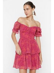 Trendyol Sukienka w kolorze różowym rozmiar: 42. Różowe sukienki damskie Trendyol, bez wzorów, bez ramiączek. Za 104.99 zł.