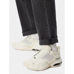 Sneakersy Reebok. Białe kurtki sportowe damskie Reebok, m, bez wzorów, bez kaptura. Za 394.99 zł.