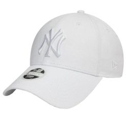 Damska czapka z daszkiem New Era MLB New York Yankees. Białe czapki z daszkiem damskie New Era, na lato, bez wzorów, z bawełny. Za 109.99 zł.