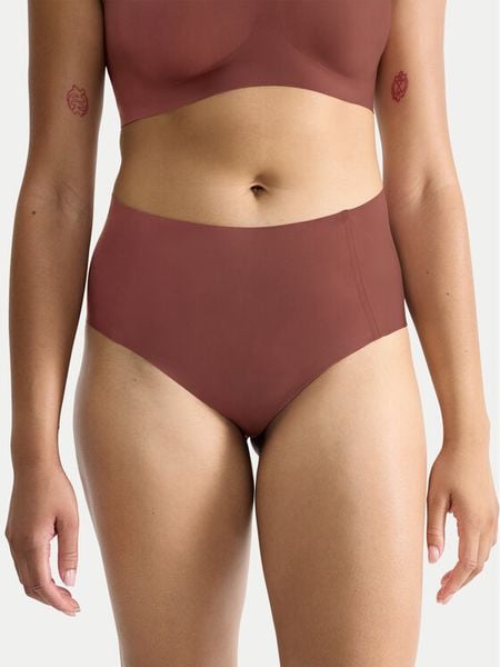 Sloggi Figi klasyczne z wysokim stanem Zero Feel 10217759 Brązowy. Brązowe figi Sloggi, bez wzorów, z syntetyku. Za 39.99 zł.