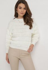 Jasnobeżowy Sweter o Krótkim Fasonie z Luźnymi Rękawami Hejlla. Brązowe swetry klasyczne damskie Born2be, na jesień, z materiału, bez kołnierzyka. Za 84.99 zł.