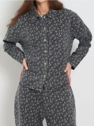 Jeansowa koszula ze wzorem - szary. Szare koszule damskie Sinsay, l, bez wzorów, z jeansu, bez kołnierzyka, bez ramiączek. Za 69.99 zł.