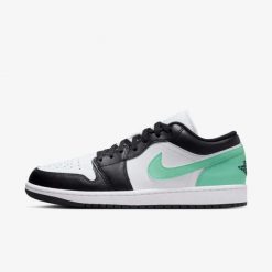 Sneakersy damskie Nike Jordan 1 Low Green Glow. Białe obuwie sportowe damskie Nike, bez zapięcia. Za 319.99 zł.