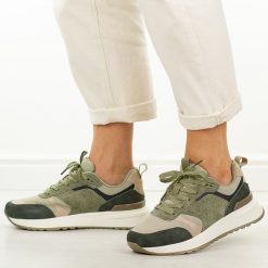 Zielone skórzane sneakersy damskie T.Sokolski 458. Zielone obuwie sportowe damskie Sokolski, na jesień, z jeansu, bez zapięcia, trekkingowe. Za 259.00 zł.