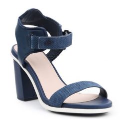 Sandały Lacoste Lonelle Heel Sandal 116 1 W Caw 7-31CAW0112003 niebieskie. Niebieskie sandały damskie bez wzorów, z materiału, bez obcasa, na obcasie, bez zapięcia. Za 527.23 zł.