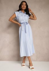 Jasnoniebieska Sukienka Plisowana z Bawełną Ozdobiona Paskiem Lirabelle. Niebieskie sukienki damskie Renee, z aplikacjami, z bawełny, eleganckie, bez ramiączek. W wyprzedaży za 111.99 zł.