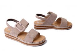 RIEKER 62950-62 beige, sandały damskie. Brązowe sandały damskie Rieker, bez wzorów, bez obcasa, na koturnie, bez zapięcia. Za 223.93 zł.