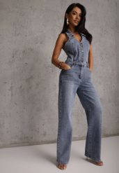 Niebieski Bawełniany Kombinezon Jeansowy z Dekoltem Halter i Kołnierzykiem Edaviann. Niebieskie sukienki damskie Renee, bez wzorów, z bawełny, bez ramiączek. Za 159.99 zł.