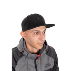 Czapka typu snapback Fox Rage Shield Flat Peak. Czarne czapki z daszkiem damskie FOX RAGE, bez wzorów, z gumy. Za 148.50 zł.